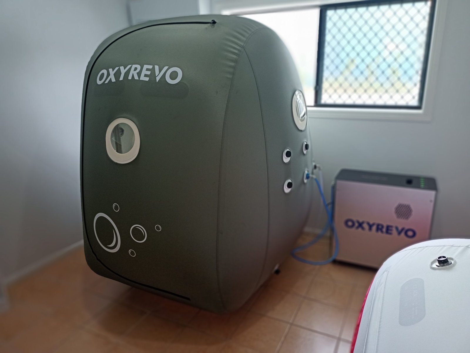 OxyRevo Sitting WheelChair Soft Type Hyperbaric Chamber Heal 40 1.4ATA - Image 14